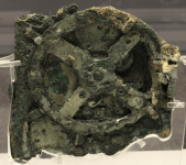 antikythera-mekanizmasi-1.png