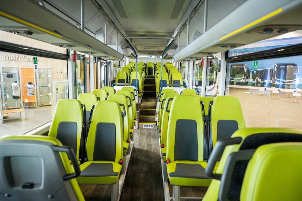 1653983065_p_bus_iot_lions_intercity_le_01_3.jpg