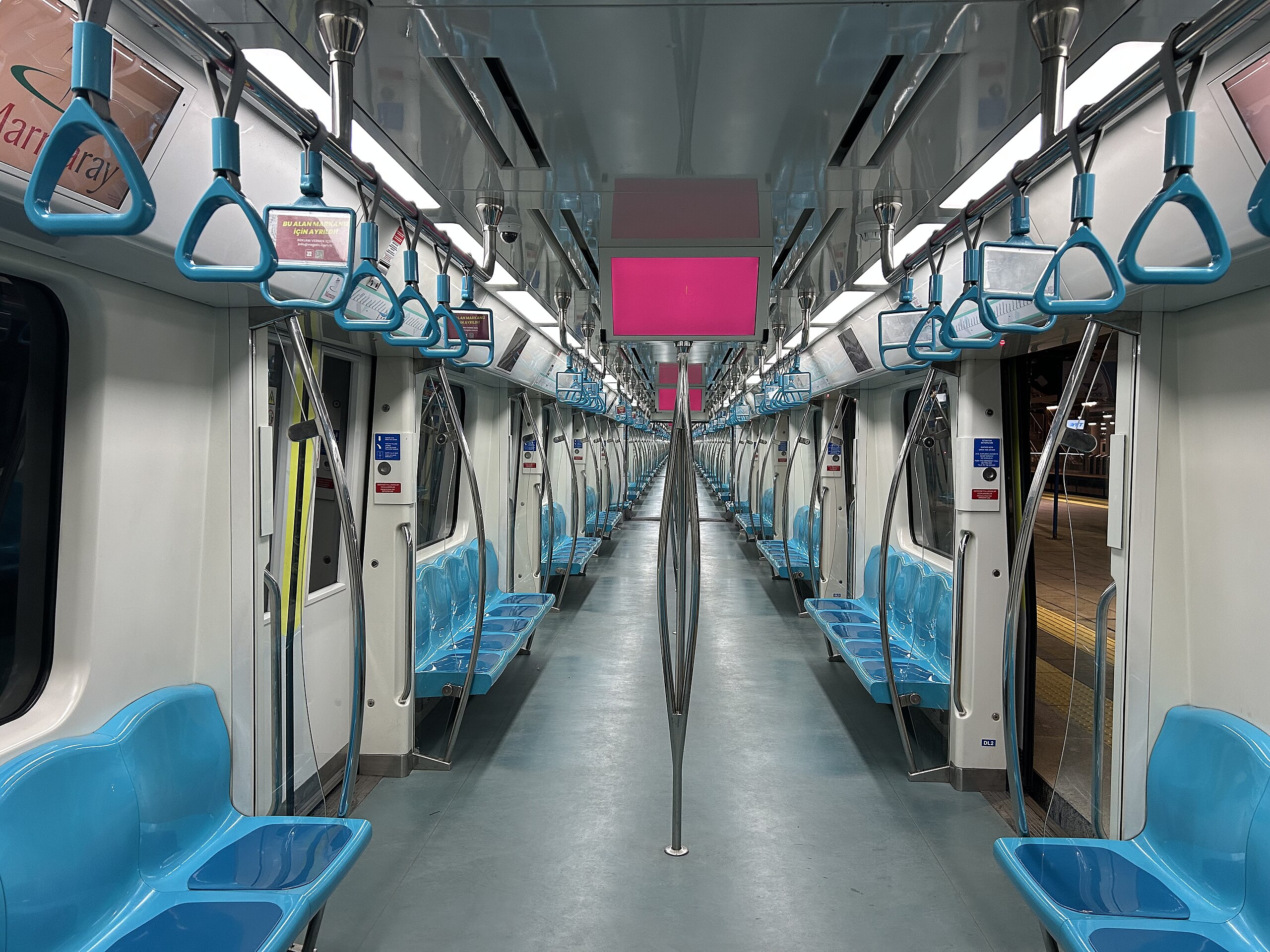 2560px-Marmaray’ın_içi_30112024.jpg