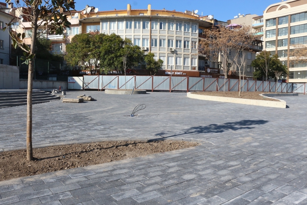 balikesir_cumhuriyet_meydani_5.jpg