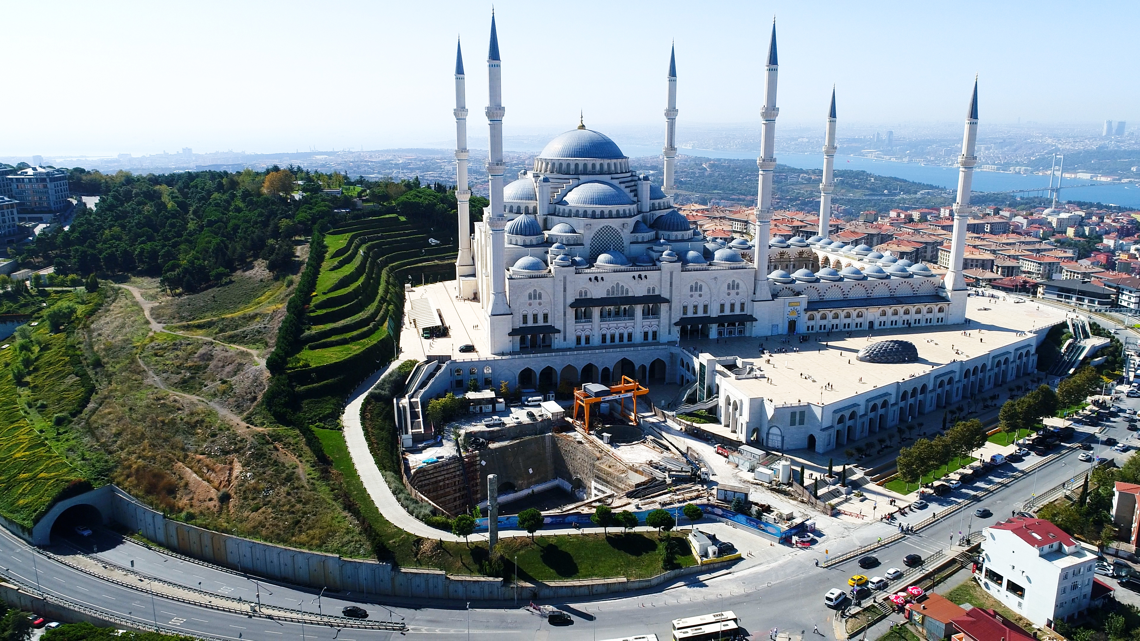 Büyük-Çamlıca-Camii-İstasyonu.00_02_54_21.Still027.jpg