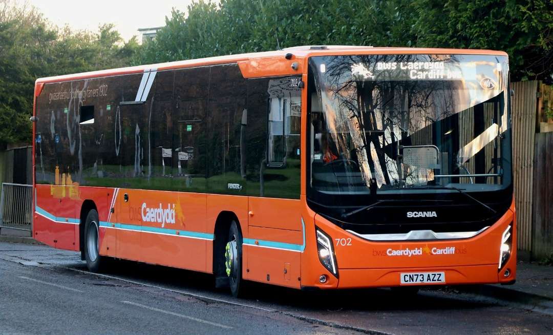 Cardiff_Bus_702.jpg
