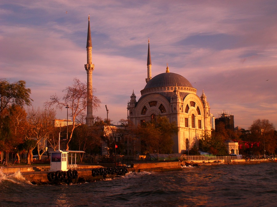 dolmabahce_mosque_ii_by_galopper.jpg