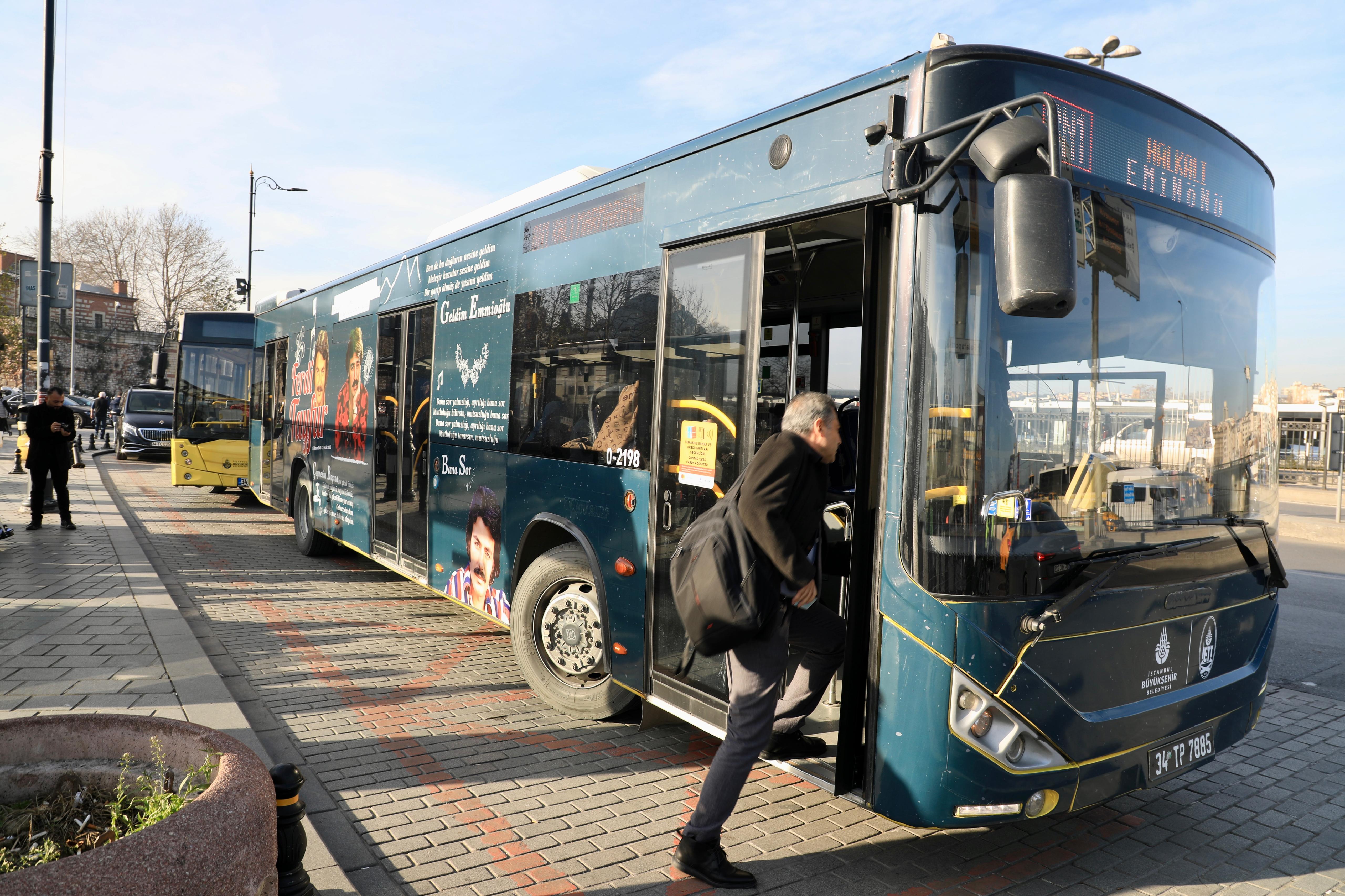 iettden-ferdi-tayfur-icin-tramvay-ve-otobus7.jpeg