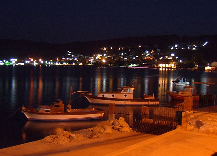 izmir_cesme_at_night_by_galopper.jpg