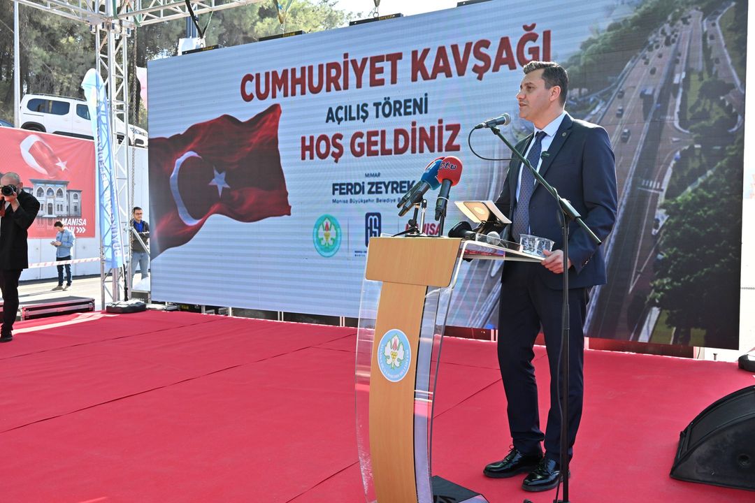 manisa_cumhuriyet_kavsagi_3.jpg