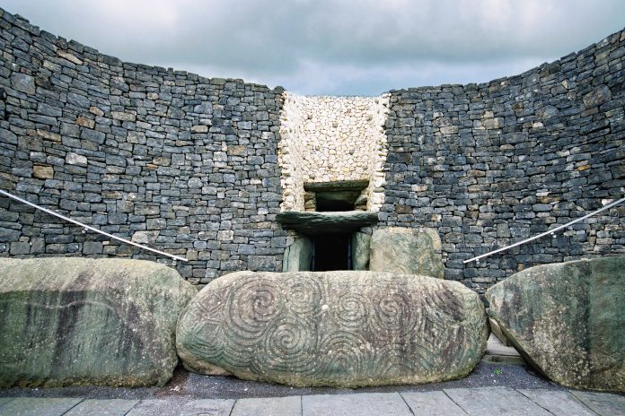 Newgrange2-696x464