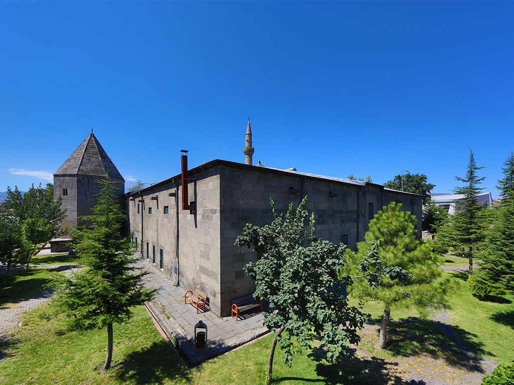 Lale Camii ve Külliyesi