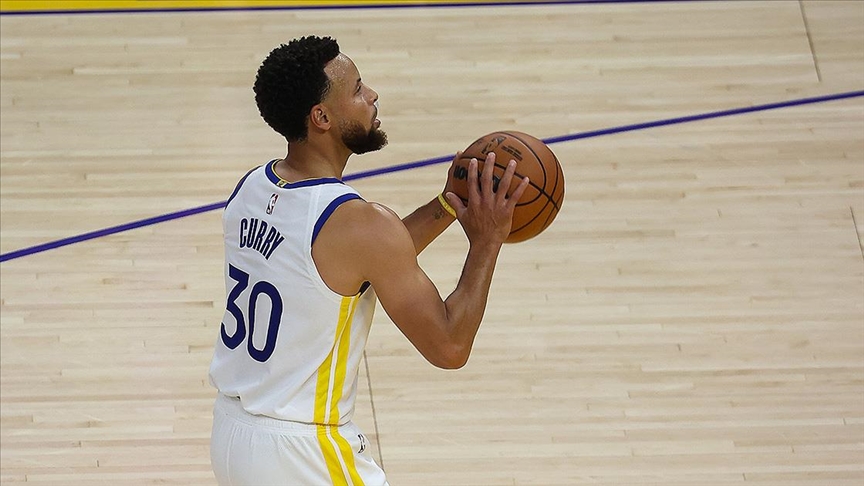 NBA'de Stephen Curry'nin 60 sayısı Warriors'ın kazanmasına yetmedi