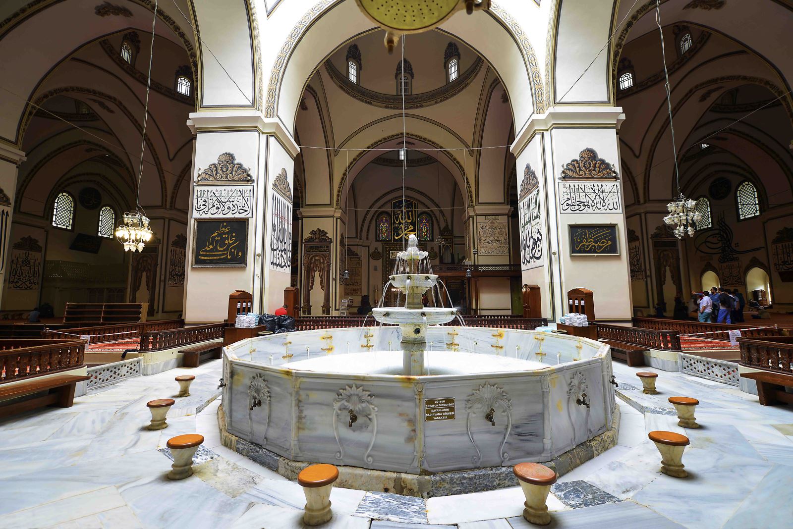 Bursa%20Ulu%20Camii%20%C4%B0%C3%A7i%20Murat%20%C3%96CAL%2015.JPG