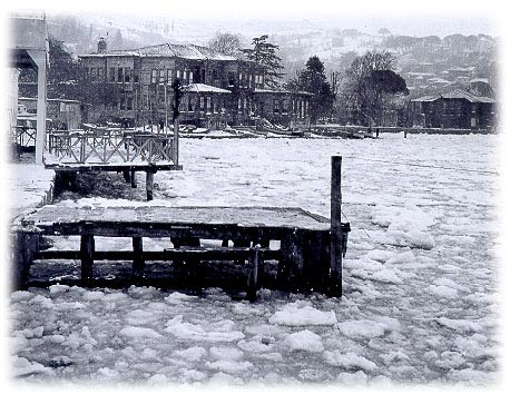 24 Şubat 1954'te görünen buz kütleleri 4